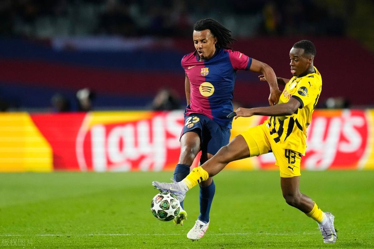 包含莱万多夫斯基赛事官方发布连败新规，巴塞罗那争议不断！的词条